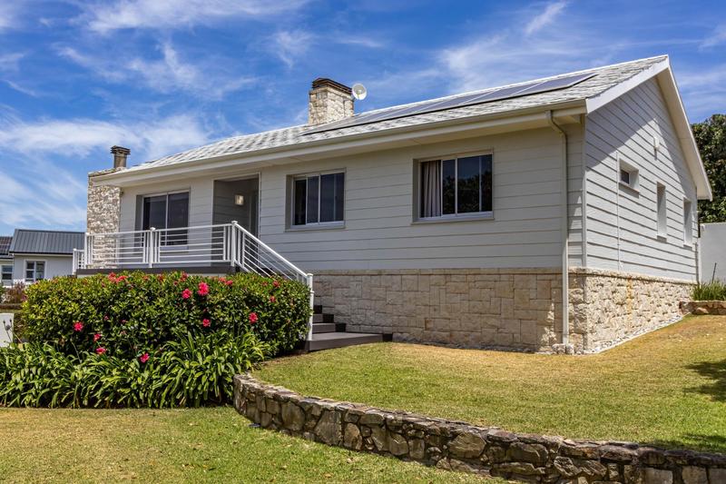 4 Bedroom Property for Sale in Sandbaai Western Cape